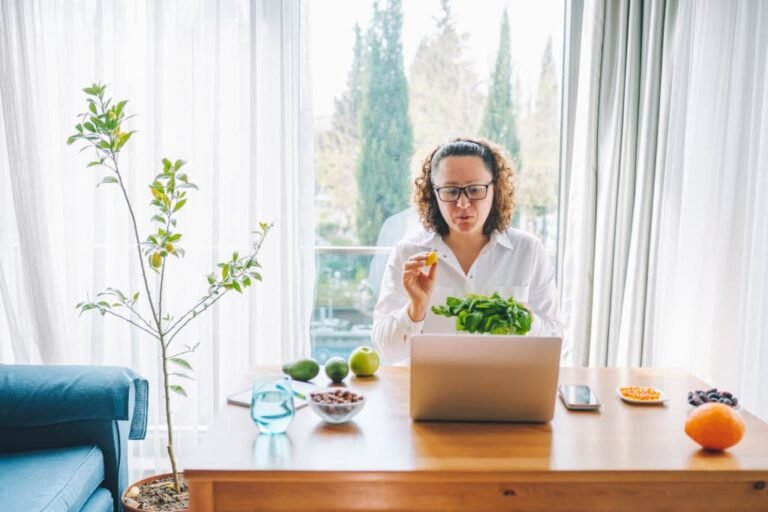 Nutritionist Vs. Dietitian: What’s The Difference?