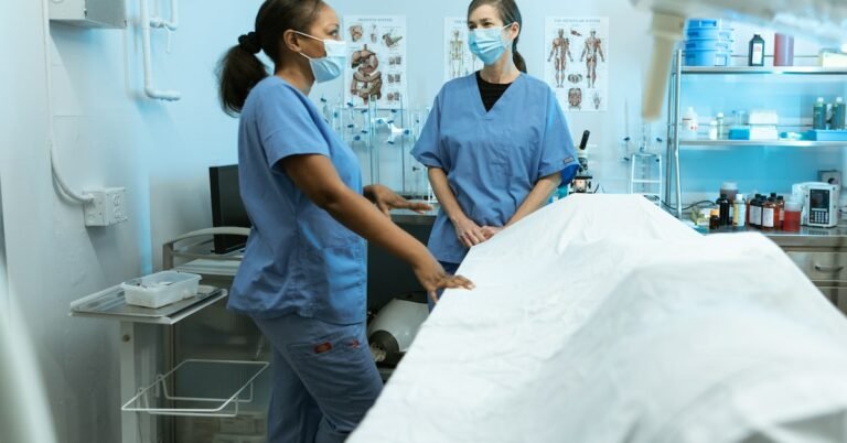 Charge Nurse vs. Nurse Manager: Roles, Responsibilities, and Career Pathways